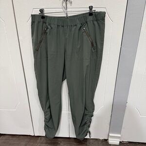 Athleta Green Aspire Ankle Pant